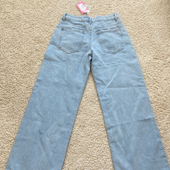 Edikted Petite Raelynn Low Rise Jeans - Picture 3 of 7